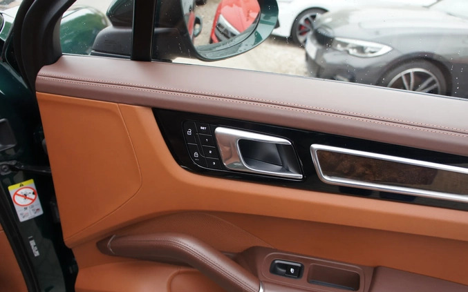 Porsche Cayenne cena 599900 przebieg: 39900, rok produkcji 2022 z Białystok małe 407